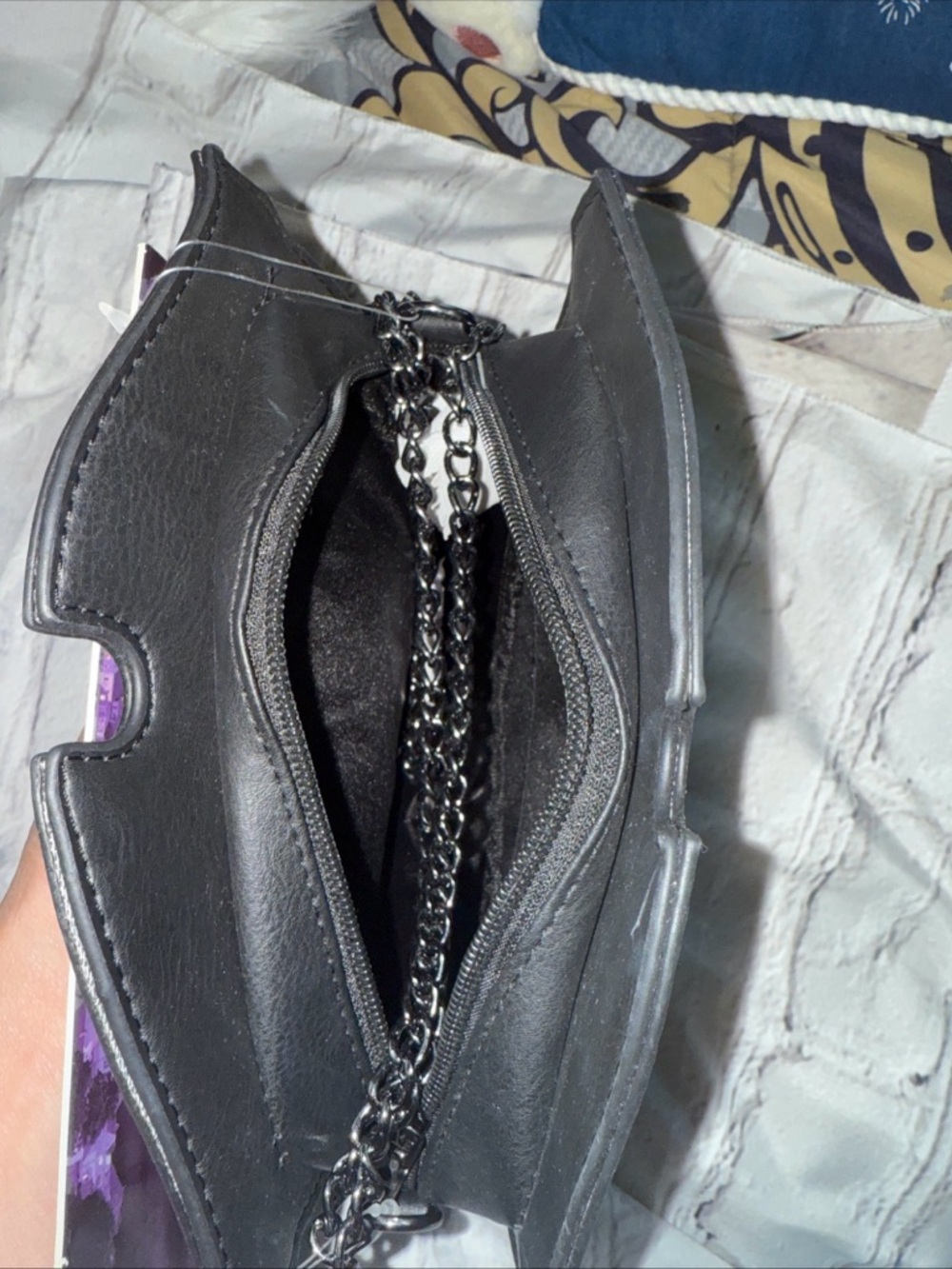 Hocus Pocus Sanderson Witch Museum Crossbody Bag Purse Disney - Picture 3 of 4